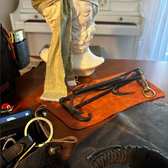 WROUGHT IRON HOOKS (LOT OF THREE) WITH BRASS CARABINER - Picture 9 of 9